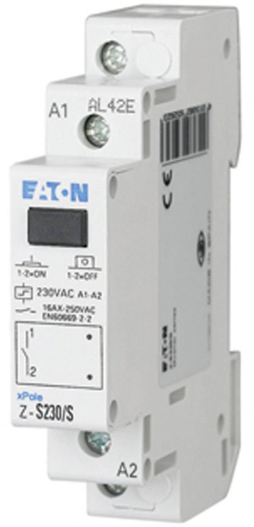 Un dispositif électrique de commutation Eaton pour le contrôle des circuits électriques, étiqueté avec des informations pour une installation professionnelle.