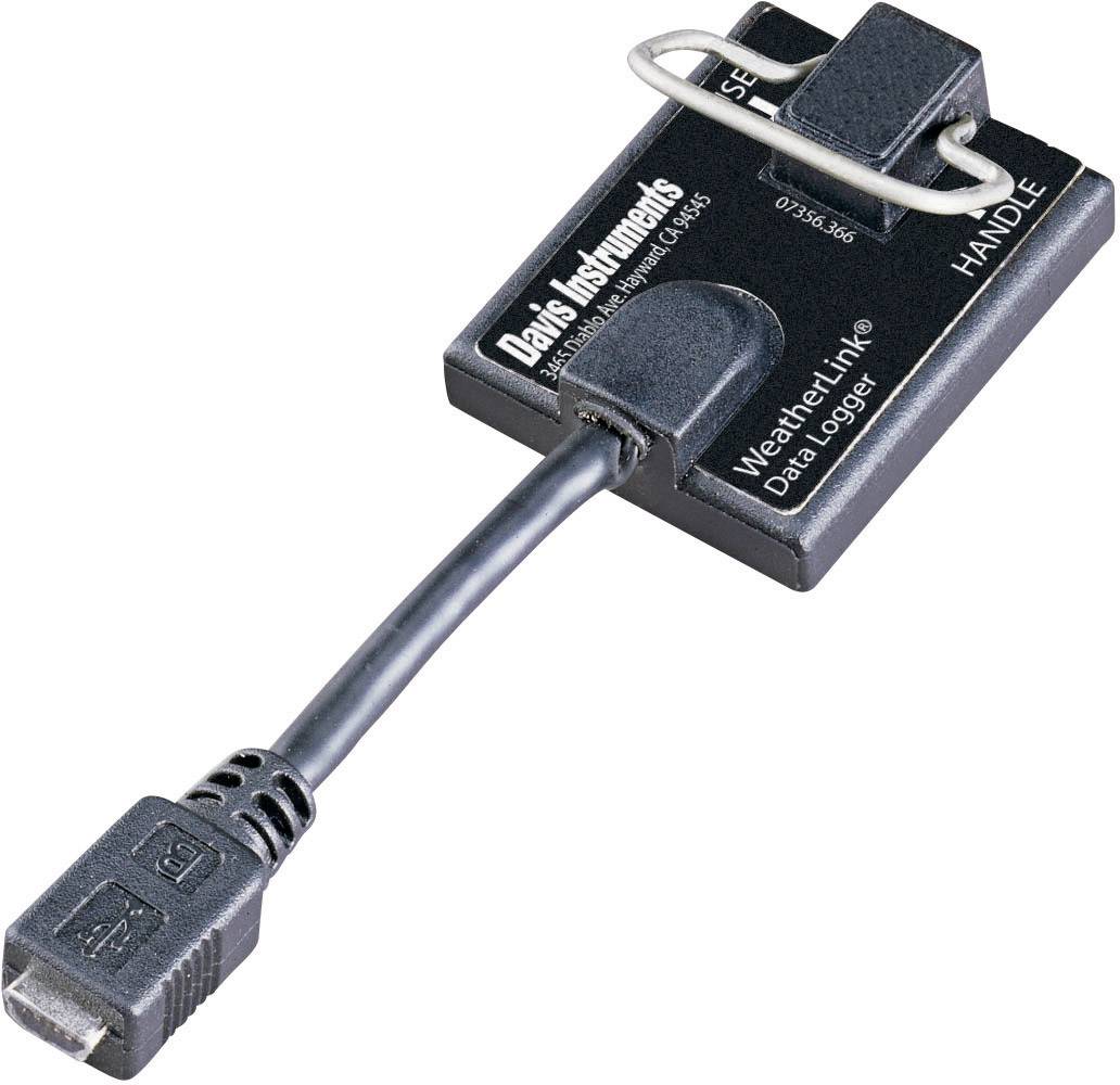 Petit appareil de logging de données noir de 'Davis Instruments', connecté à un câble mini-USB.