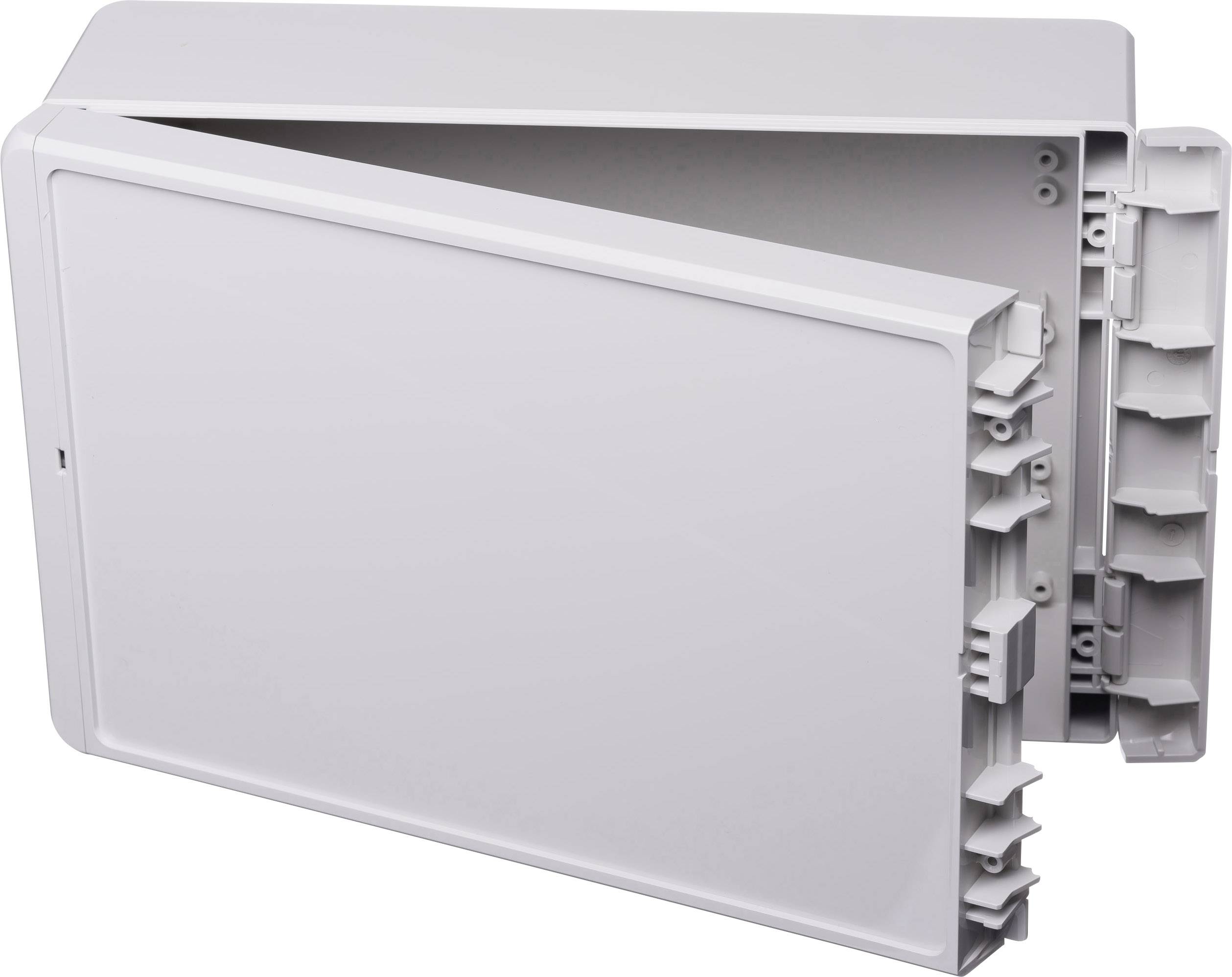 Une boîte en plastique grise, ouverte, rectangulaire, probablement un boîtier ou un coffret de distribution, présentée dans une vue en perspective.