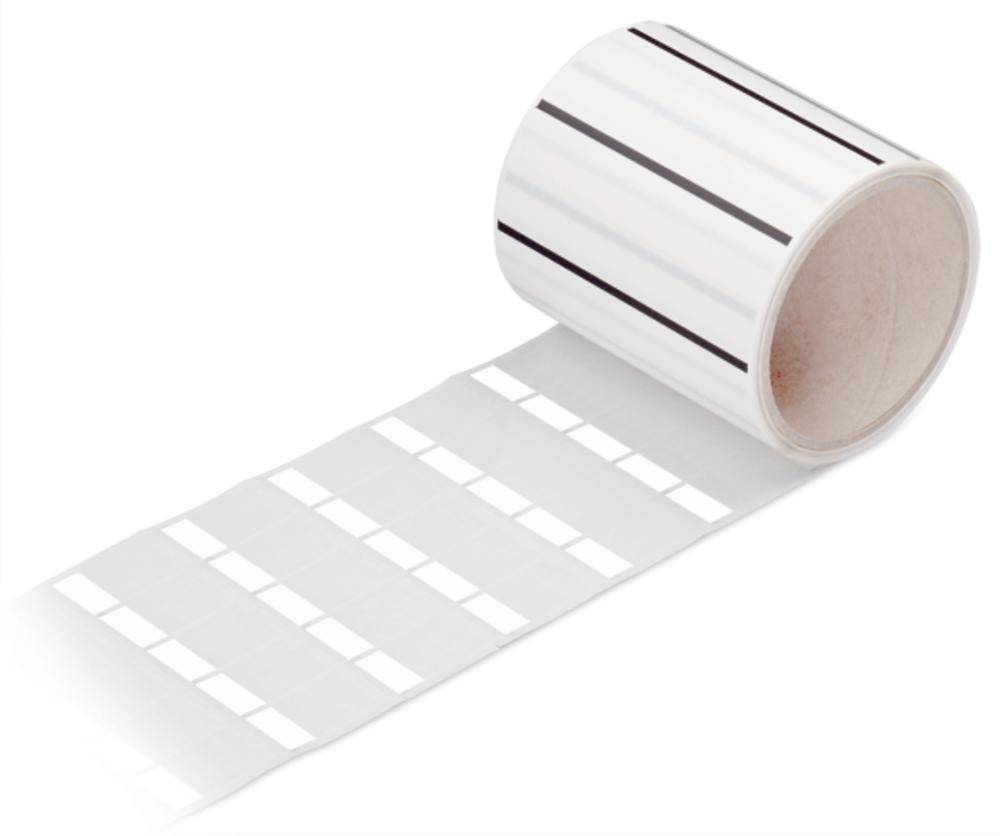Rouleau d'étiquettes blanches avec des lignes de séparation noires, partiellement déroulé.