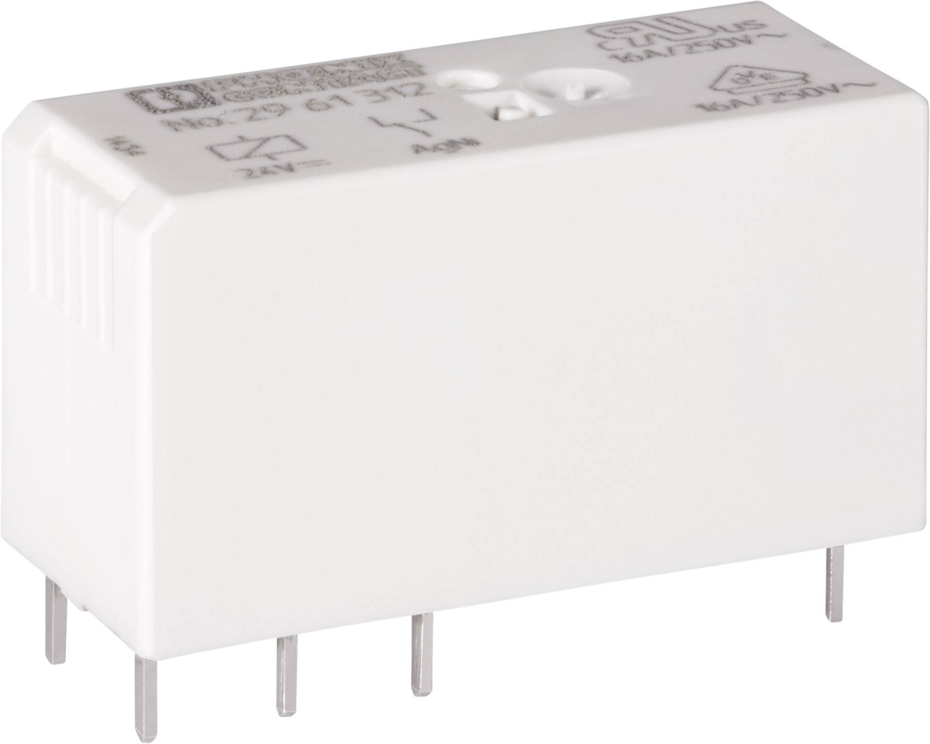 Un relais électromagnétique rectangulaire avec plusieurs broches métalliques sur sa face inférieure, sur fond blanc.