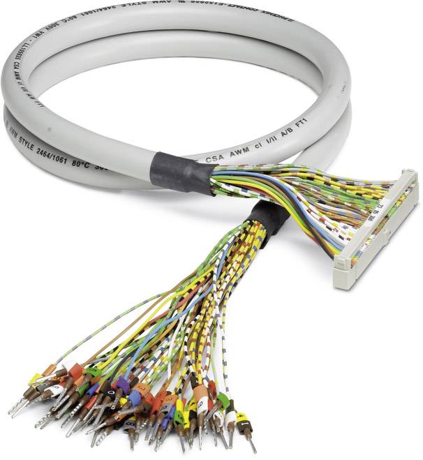 Un câble gris comportant un faisceau de fils colorés et une fiche à son extrémité, adapté pour des circuits électriques complexes.