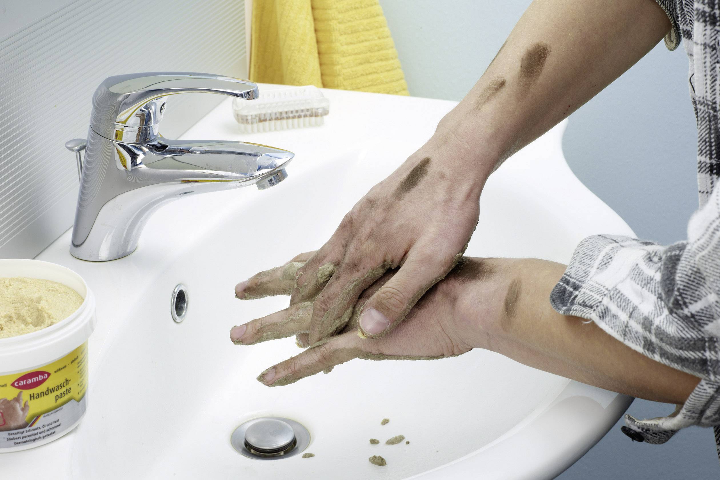 Pâte pour le nettoyage des mains Caramba Hand Clean Medium 693405 500 ml