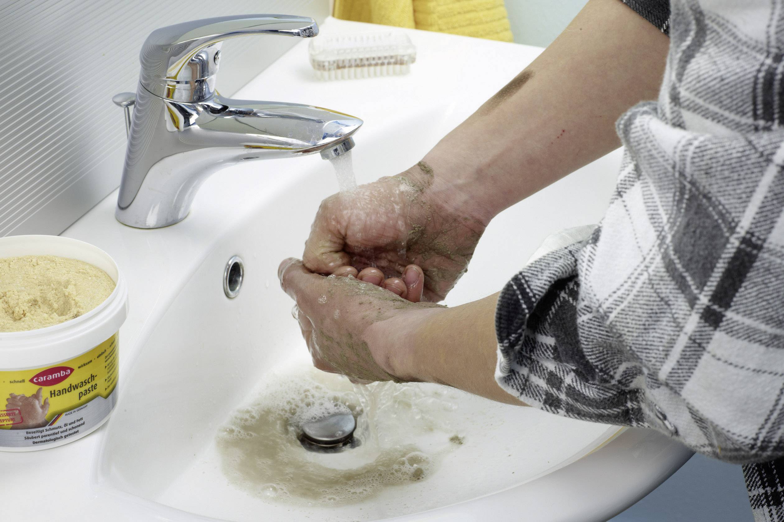 Pâte pour le nettoyage des mains Caramba Hand Clean Medium 693405 500 ml