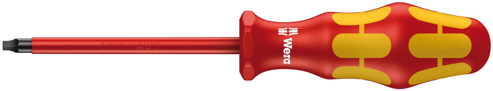 Un tournevis rouge avec une poignée jaune et un manche isolé, adapté aux travaux électriques.