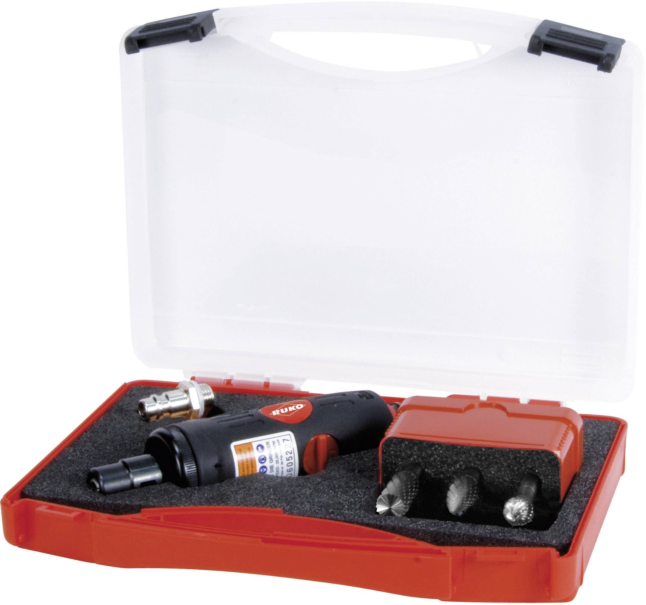 Une boîte à outils rouge contenant un tournevis sans fil, un chargeur et trois embouts de perceuse.