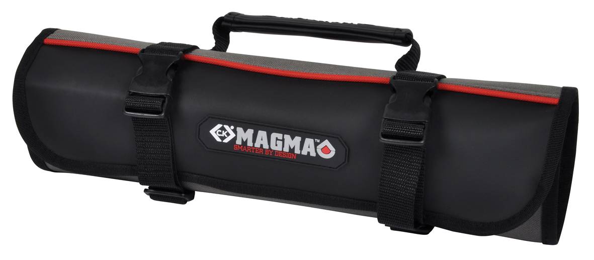 Sac de transport noir de 'MAGMA' avec poignée et accents rouges, adapté pour transporter en toute sécurité l'équipement ou les accessoires de DJ.