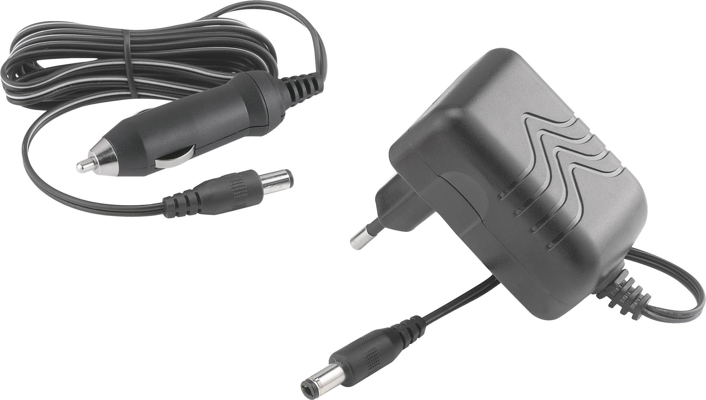 Un câble de charge avec adaptateur secteur et adaptateur allume-cigare, adapté à divers appareils électroniques dans la voiture ou à la maison.