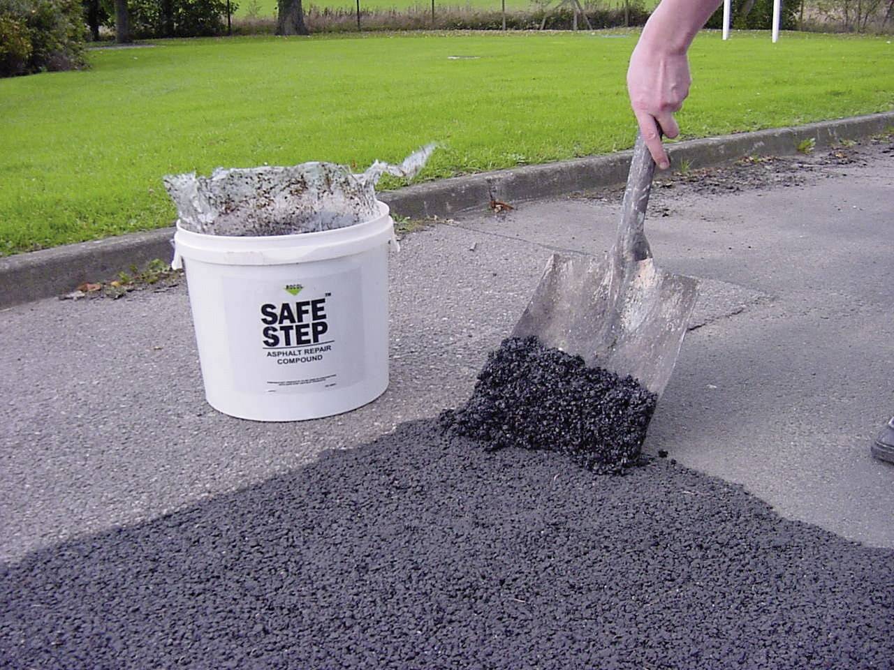 Asphalt Repair Compound SAFE STEP 25 l Rocol 42031