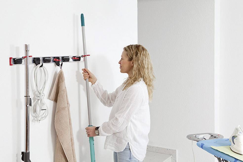 Barre de support d'appareils 4 supports + 2 crochets Bruns